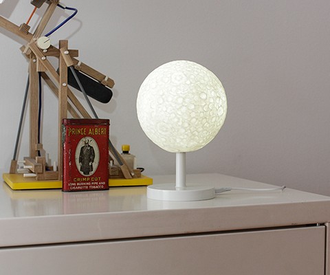 LP55-MOON LAMP-ACTION_7173-fl